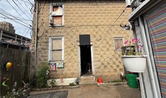 112 114 N 8th St, Allentown, PA 18101