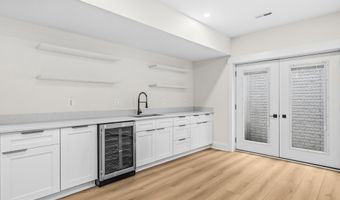 1905 N TAYLOR St, Arlington, VA 22207