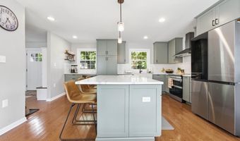 6812 LAMP POST Ln, Alexandria, VA 22306