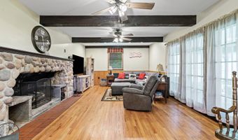121 Maltbie Dr, Amsterdam, NY 12010