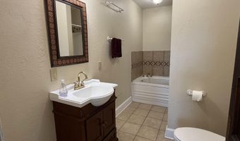 325 S Main St, Albia, IA 52531