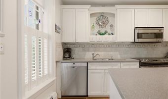158 Narragansett Ave I, Newport, RI 02840