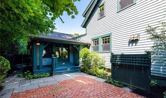 137 Narragansett Ave, Jamestown, RI 02835