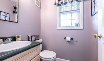 33 Merrimack Rd C, Amherst, NH 03031