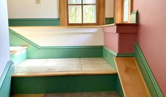 199 Main St, Belfast, ME 04915