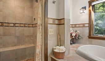 267 S Cove Rd, Burlington, VT 05401