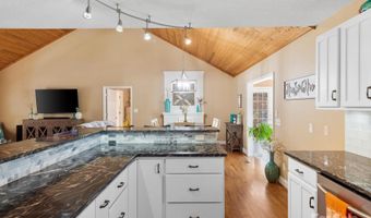 8 Alexander Chapel Dr, Asheville, NC 28804