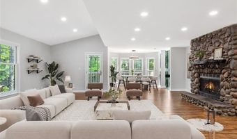 100 Little Rdg, Berkeley Lake, GA 30096
