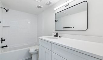 207 S PATRICK St 207, Alexandria, VA 22314