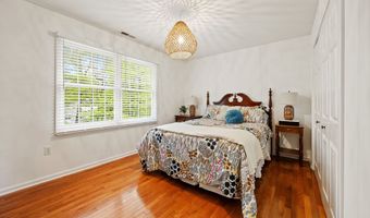 1274 Cheshire St, Cheshire, CT 06410