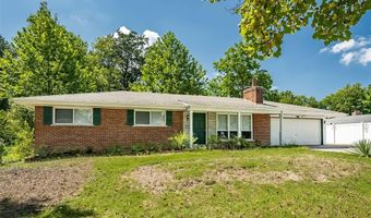 119 Smith Dr, Ballwin, MO 63011