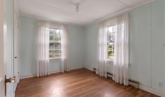 11 Namcook Rd, Narragansett, RI 02882