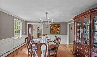 105 LYNN Cir, East Greenwich, RI 02818