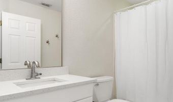66 W 14TH St, Atlantic Beach, FL 32233