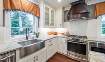3729 Broadview Dr, Cincinnati, OH 45208