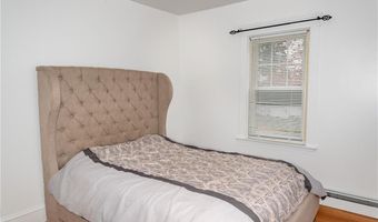 260 Grosvenor Ave, East Providence, RI 02914