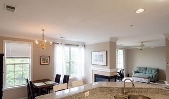 1819 KENWOOD Ave 303, Alexandria, VA 22302