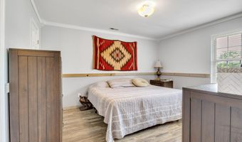 208 Hallock Pl, Abingdon, VA 24210