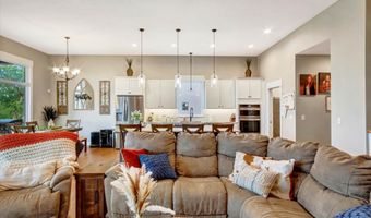 415 S Piper Ave, Ash Grove, MO 65604