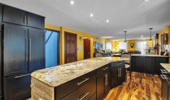 7 Shalamar Ct, Amherst, NY 14068