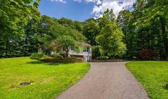 2 Higgins Dr, Alloway, NJ 07462