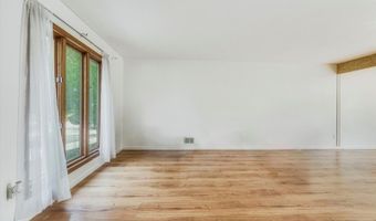 226 Cherokee Rd, Andover, NJ 07848