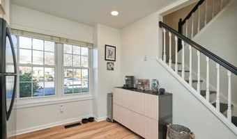 6617 MEDINAH Ln, Alexandria, VA 22312