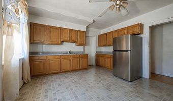 25 Manhattan Ave, Bridgeport, CT 06606