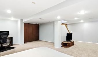 1670 Yosemite Pkwy, Algonquin, IL 60102