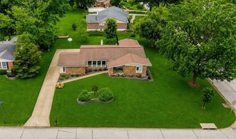 409 Mayfair Dr, Ballwin, MO 63011