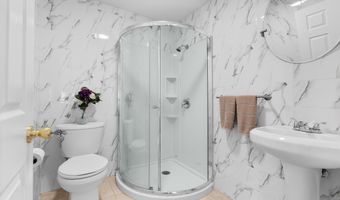 27 E 34TH St, Bayonne, NJ 07002