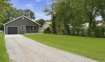 915 S Hudson Ave, Aurora, MO 65605