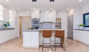 19 Castle Rd, Narragansett, RI 02882
