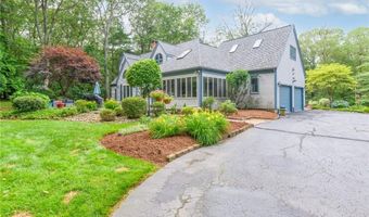 20 Beechwood Dr, Cranston, RI 02921
