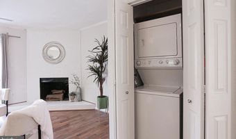 927 S ROLFE St 2, Arlington, VA 22204