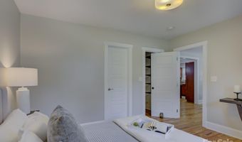 1324 E 35th St, Charlotte, NC 28205