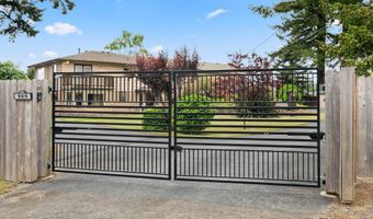 905 BARBRA Ln, Brookings, OR 97415