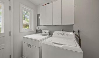 237 Maple Dr, Columbus, OH 43228