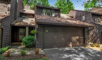 88 Breezewood Cmn, Amherst, NY 14051