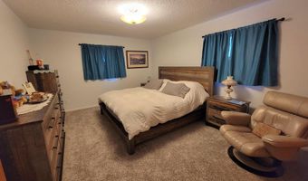 1824 Eisenhower Cir, Aberdeen, SD 57401