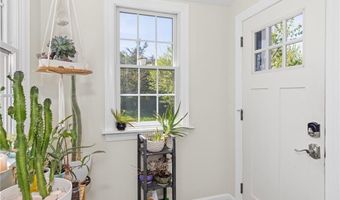 92 Franklin St, Bristol, RI 02809