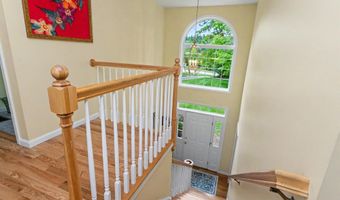 14 Karolina Ln, Bedford, NH 03110