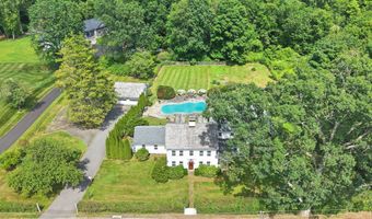 137 Rockwell Rd, Bethel, CT 06801