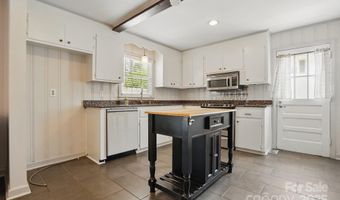 1917 Bentley Pl, Charlotte, NC 28205