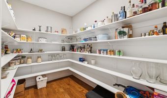 2354 N QUEBEC St, Arlington, VA 22207