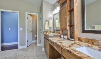 7318 GUILFORD PINE Ln, Apollo Beach, FL 33572