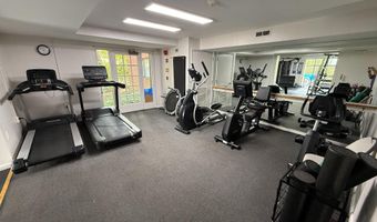 4390 LORCOM Ln 810, Arlington, VA 22207