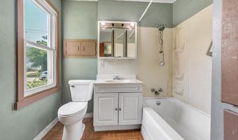 1230 E FREMONT St, Appleton, WI 54915