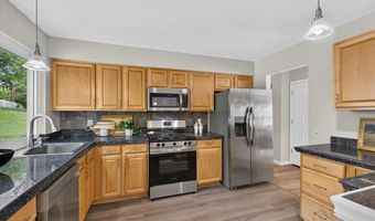930 Bellestri Dr, Ballwin, MO 63021