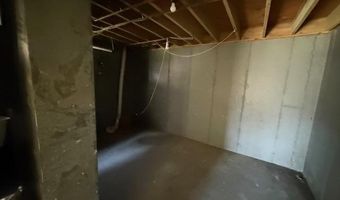 1653 Award Dr, Ballwin, MO 63021